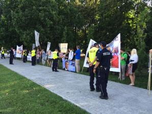 Marsz Wolności Bezbronnych: Jens Stontelberg nie ma moralnego prawa kierować pokojowym sojuszem NATO. Jego kraj, Norwegia, musi oddać dzieci, które zabrał rodzicom!
