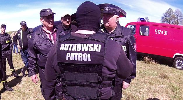 Trwają masowe poszukiwania Pawła Jemielnika! Ludzie Rutkowskiego i strażacy przeczesują 300 hektarów trudnych terenów