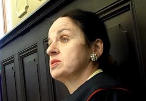 Policjanci zapomnieli o strażniku miejskim? Prokurator też go nie odnalazła. Co się dzieje w sądzie w Kłodzku?