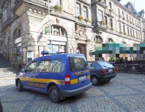 Policjanci zapomnieli o strażniku miejskim? Prokurator też go nie odnalazła. Co się dzieje w sądzie w Kłodzku?