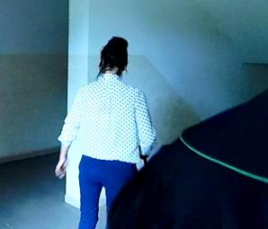 Matka przerwała leczenie psychiatryczne i ukrywa dziecko przed rodziną. A sąd w Żaganiu robi sobie wakacje! (video)