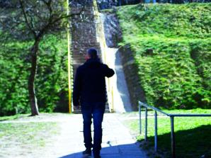 Ciężkie pobicie kobiety a potem brutalny samosąd na osiedlu w Zielonej Górze. Policja 3 razy powiadamiana na 997 nie przyjechała, radiowóz przejechał obojętnie. Rutkowski: Skrajna ignorancja i nieodpowiedzialność za miasto!