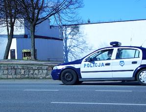 Ciężkie pobicie kobiety a potem brutalny samosąd na osiedlu w Zielonej Górze. Policja 3 razy powiadamiana na 997 nie przyjechała, radiowóz przejechał obojętnie. Rutkowski: Skrajna ignorancja i nieodpowiedzialność za miasto!