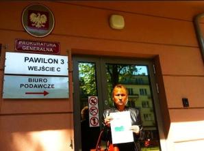 [VIDEO] Rutkowski: Mateusz Leszczyński został zabity dwoma lub trzema paralizatorami. Ich przytknięcie do głowy i szyi wywołało paraliż i uduszenie. Dlaczego Akademia Medyczna we Wrocławiu widząc charakterystyczne, głębokie i przypalone ślady, to ukryła?