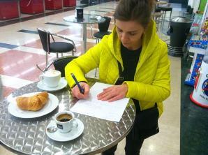 [Video] Madre polacca fa riferire  alle forze dell'ordine antimafia il giudice e gli avvocati che  scandalosamente non permettono  il ritorno del ragazzo polacco per il nostro paese! Notifica  Direzione Investigativa Antimafia (DIA)