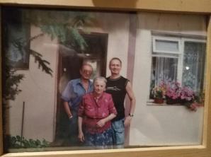 [VIDEO] - Gówno prawda! - tak znany architekt ocenił koszmar własnej ciotki, która po śmierci jego mamy go wychowała. Miał uruchomić farmę wiatrową, a wpędził w 1,3-miliona złotych długu kochającą go osobę!