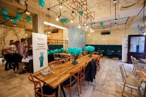 Tel Aviv w samym centrum Łodzi - nowe miejsce na kulinarnej mapie ul. Piotrkowskiej.