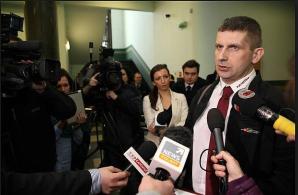 [VIDEO] Czy Wielka Brytania odda Polsce we wtorek polskie dziecko? Polski Rząd odważnie i zdecydowanie wystąpił o przekazanie do Polski 5-letniego synka Brygidy Adamskiej! Czy Wielka Brytania uszanuje prawo Unii Europejskiej i polsko-brytyjskie umowy?