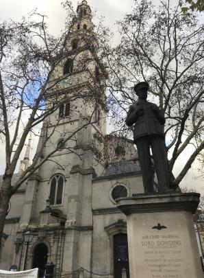 [VIDEO] Słowo, Historyczne Kroniki oraz Pieśni na Pierwszą Niedzielę Adwentu z kościoła pilotów RAF i polskich lotników w Londynie