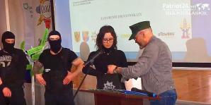 [VIDEO] Zawodowe Drogowskazy. Krzysztof Rutkowski gościem uczniów, nauczycieli i samorządowców w Głogowie - Startuje nasza regionalna stacja Telewizja.Patriot24.net DOLNOŚLĄSKIE