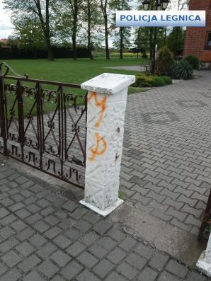 Jeden odprowadzał drugiego. Byli