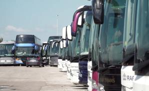 [VIDEO] Przewoźnicy autokarowi w głębokim kryzysie. Połowie firm w branży grozi upadłość, a bez pracy może zostać nawet 8 tys. osób