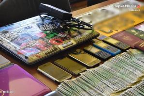 [VIDEO] Katowiccy policjanci rozbili zorganizowaną grupę przestępczą z Małopolski. Oszukali niemiecką firmę na kwotę prawie 2,5 mln zł.