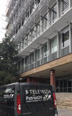 [VIDEO] Ученый незаконно удерживает ребенка в Москве!  Мать девочки живущая Словакии обращается за помощью к нашему телеканалу Telewizja.Patriot24.net.