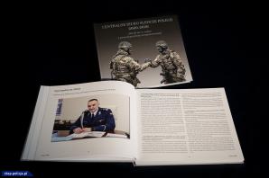 Album okolicznościowy - OD 20 LAT W WALCE Z PRZESTĘPCZOŚCIĄ ZORGANIZOWANĄ - fotogaleria