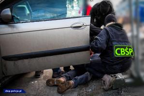 [VIDEO] Polsko-włosko-francuskie uderzenie w nielegalny obrót podrabianymi lekami