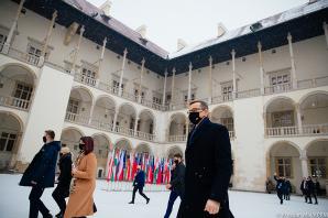 [VIDEO] Premier Mateusz Morawiecki na jubileuszowym szczycie państw Grupy Wyszehradzkiej: działamy w sposób solidarny