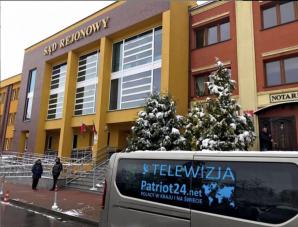 [VIDEO] 4-latkowi przypierdoli matka czy babka? Nowe, szokujące nagrania! A po zapowiedzi kopnięcia w głowę przez konkubenta i naszej interwencji, do akcji wkracza Prokuratura Okręgowa w Poznaniu!