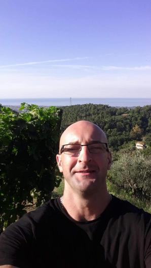 [VIDEO] Nezvestný poľský občan Jakub Kuś môže byť na Slovensku! Detektívna kancelária Rutkowski prosí všetkých o pomoc! Rutkowski sa dostal k poslednému obrazu z kamerového záznamu, na ktorom vidieť nezvestného Jakuba Kuśa! Ten sa môže nachádzať na prihran