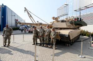 [VIDEO] Prezydent odwiedził Międzynarodowy Salon Przemysłu Obronnego