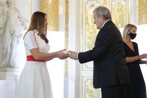 Wicepremier prof. Piotr Gliński wręczył złote odznaki „Za zasługi dla Sportu” medalistom igrzysk olimpijskich i paraolimpijskich w Tokio
