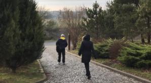 [VIDEO] Odmawia kontroli potencjalnie ciężko skażonego terenu probostwa w Trzeszczanach cmentarnymi śmieciami szef Wojewódzkiego Inspektoratu Ochrony Środowiska w Lublinie Piotr Jonasz!