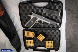 [VIDEO] 10 tys. Działek narkotyku na dobę - zlikwidowane laboratorium narkotyków na Mazowszu