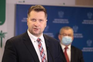 [VIDEO] Bezpieczny zimowy wypoczynek – konferencja z udziałem Ministra Edukacji i Nauki