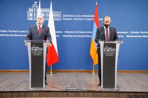 Minister Zbigniew Rau z wizytą w Armenii. Wczoraj Przewodniczący OBWE odwiedził Azerbejdżan, a przedwczoraj Gruzję