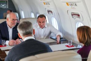 Prezydent RP z wizytą w Stanach Zjednoczonych. Prezydentowi towarzyszyli Prezydent Republiki Mołdawii Maia Sandu, Prezydent Republiki Estońskiej Alar Karis z Małżonką oraz Sekretarz Generalny NATO Jens Stoltenberg