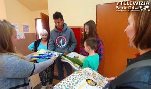 [VIDEO] Bezprecedensowa akcja miłośników patchworków z USA dla Ukrainy w Polsce