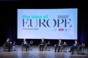 [VIDEO] Prezydent z wizytą na Litwie.Wraz z Prezydentami Litwy, Łotwy i Rumunii wziął udział w międzynarodowej konferencji The Idea of Europe