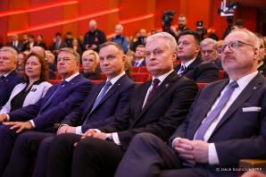 [VIDEO] Prezydent z wizytą na Litwie.Wraz z Prezydentami Litwy, Łotwy i Rumunii wziął udział w międzynarodowej konferencji The Idea of Europe