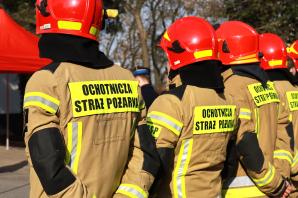 Minister Anna Moskwa wręczyła promesy na zakup wozów dla OSP z Mazowsza