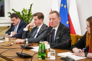 Posiedzenie sztabu kryzysowego w ministerstwie rolnictwa