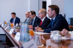 Minister Waldemar Buda spotkał się z Administratorem NASA