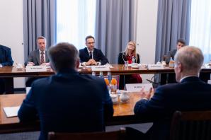Minister Waldemar Buda spotkał się z Administratorem NASA
