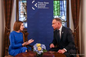 Prezydent RP Andrzej Duda wraz z małżonką na szczycie Inicjatywy Trójmorza w Bukareszcie