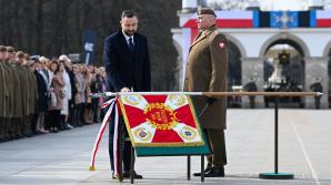 [VIDEO] Uroczystości wręczenia sztandaru wojskowego Dowództwu Wojsk Obrony Terytorialnej.