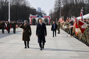 Uroczystość wręczenia sztandaru Dowództwu WOT przez Prezydenta Andrzeja Dudę