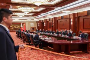 [VIDEO] Rozmowy polityczne Prezydenta RP w Pekinie