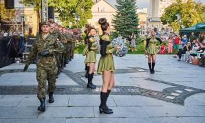 Występ żołnierzy Ośrodka Reprezentacyjnego Wojsk Obrony Terytorialnej