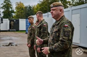 Żołnierze Ośrodka Reprezentacyjnego Wojsk Obrony Terytorialnej nie ustają w pomocy powodzianom