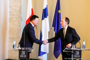 [VIDEO] Marszałek Sejmu Szymon Hołownia o bezpieczeństwie w Finlandii