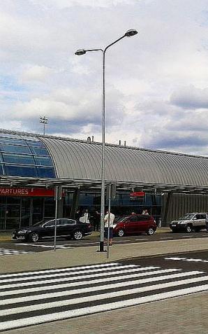 Lotnisko w Modlinie - może kwiecień, może maj