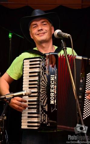 Skazany na... akordeon. Wywiad z Wojciechem Drężkiem