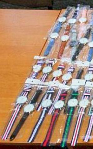 Wpadł w ręce policji, bo oferował w Internecie zegarki znanych marek, za dużo niższą cenę