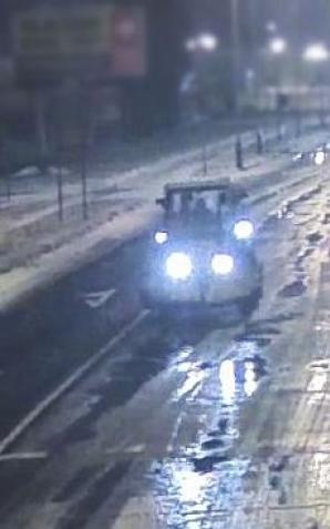 [VIDEO] Olsztyn: Nietrzeźwi jechali traktorem ulicami Olsztyna na zakupy. Sylwestra spędzili w policyjnej celi