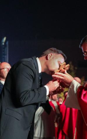 Prezydent oddał hołd bł. ks. Jerzemu Popiełuszce