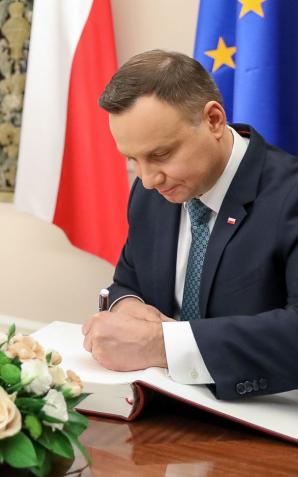 Księga Niepodległości – zapisz się na kartach historii